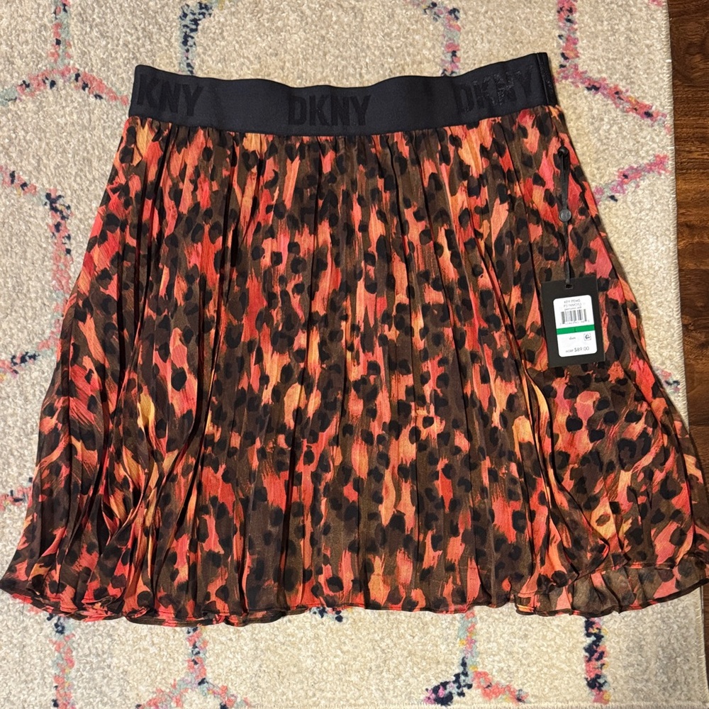 NWT DKNY Vibrant Red and Black Patterned Mini Skirt
